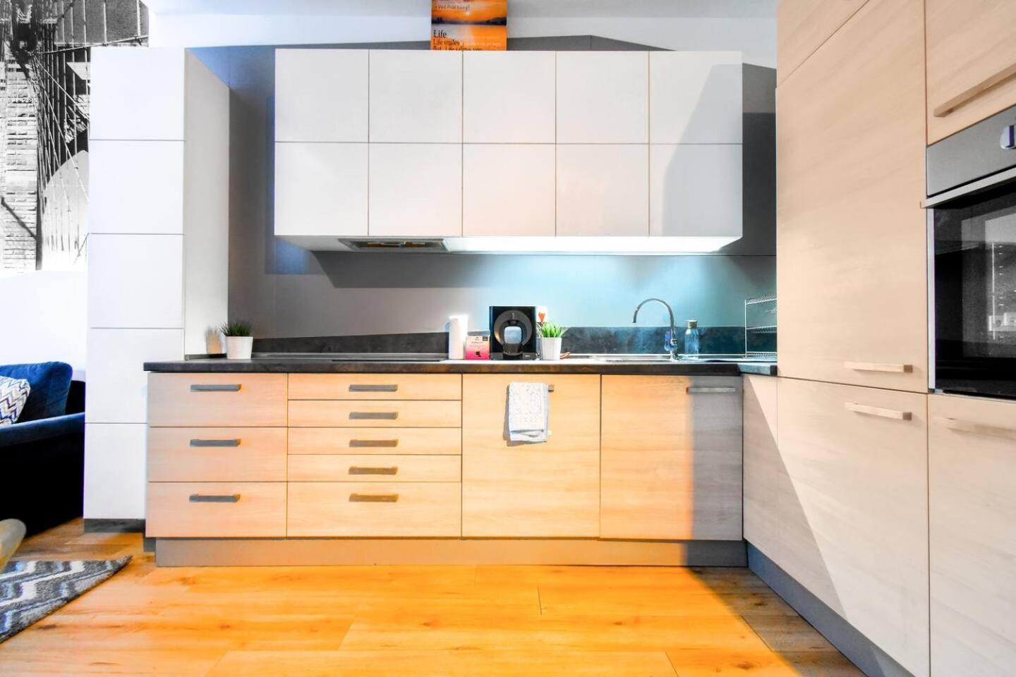 Heart Of 2 Cozy Beds, Kitchen & Art Apartment Sofia