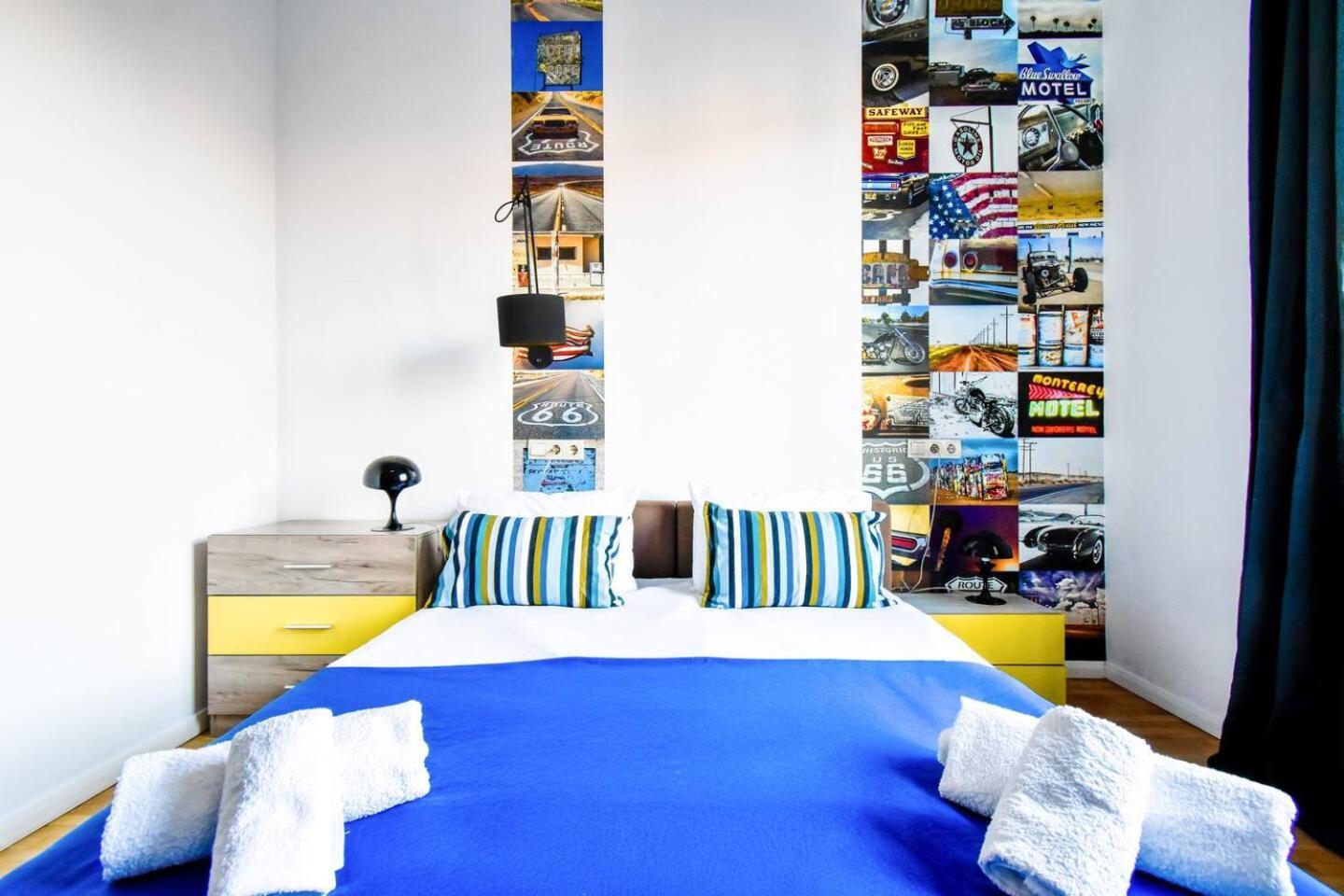 Heart Of 2 Cozy Beds, Kitchen & Art Sofia