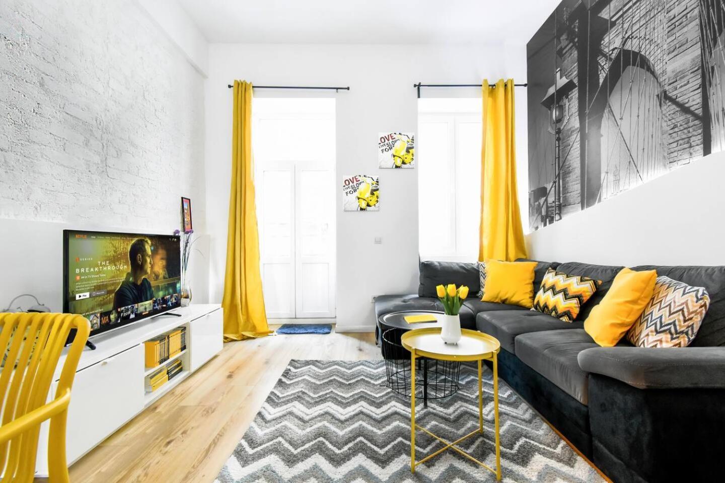 Heart Of 2 Cozy Beds, Kitchen & Art Apartament